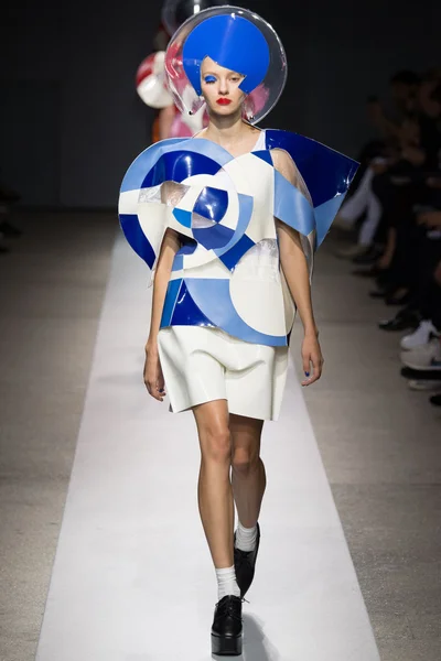 Look 4